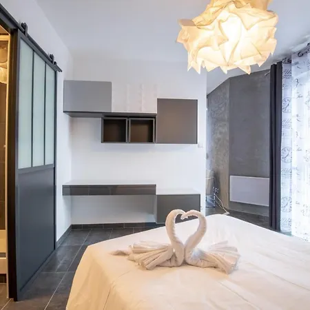 Beautiful Studio Less Than 10 Min From The Center Of *